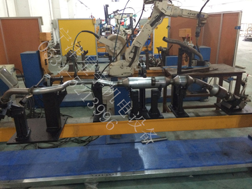 機器人焊接三元催化器案例